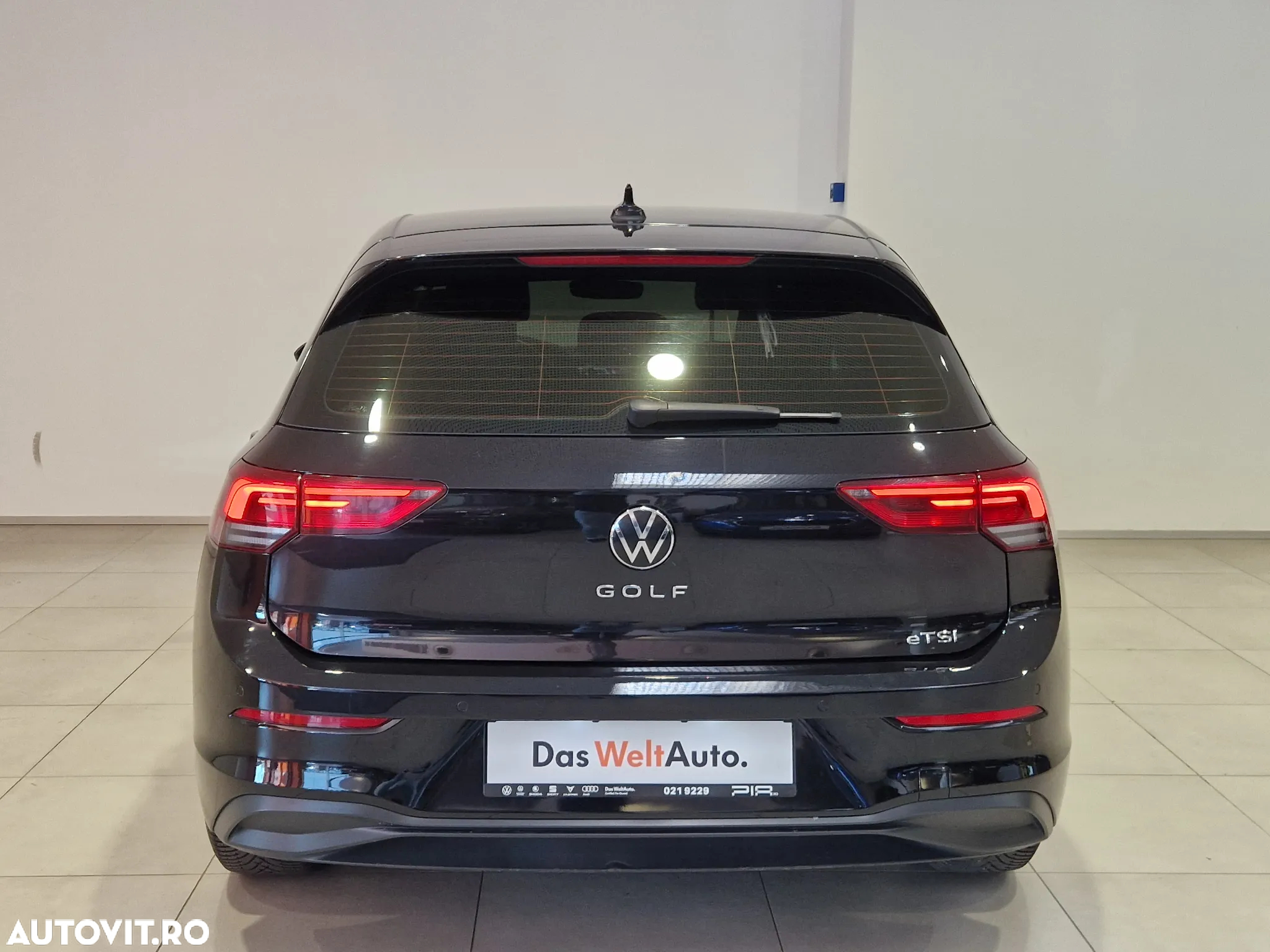 Volkswagen Golf 1.0 eTSI DSG MHEV Life - 8