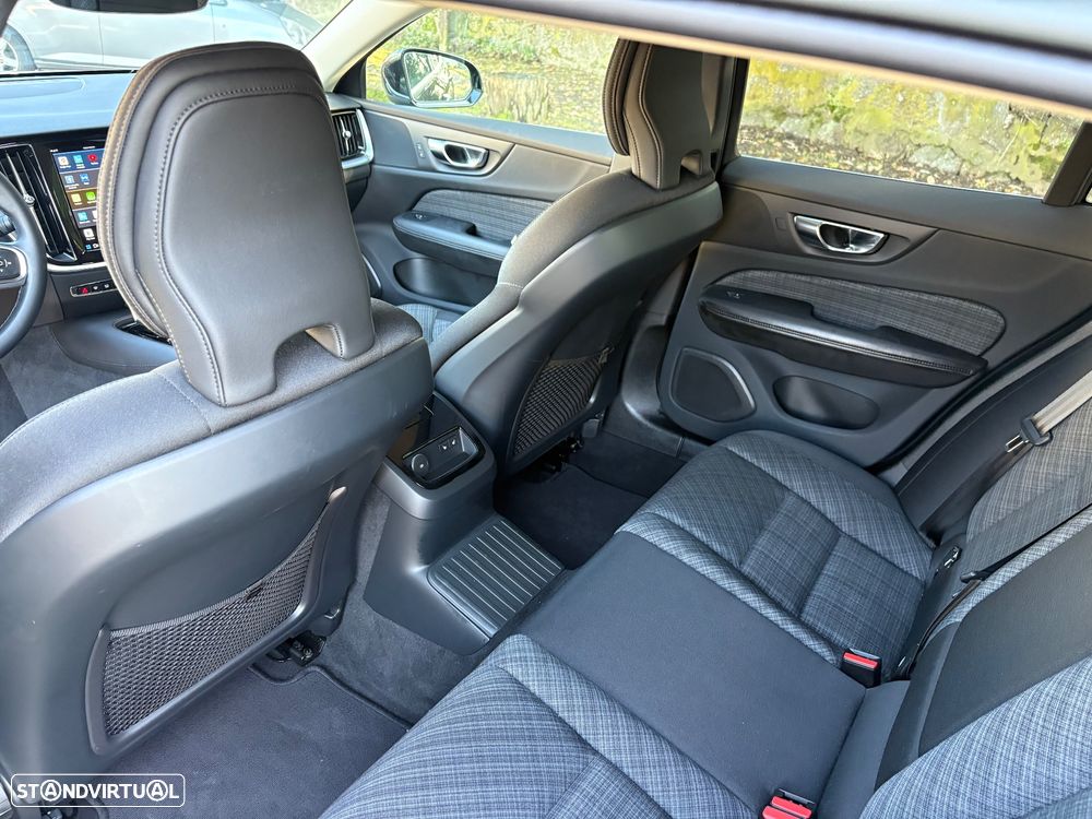 Volvo V60 T6 AWD Recharge Plus Bright - 15