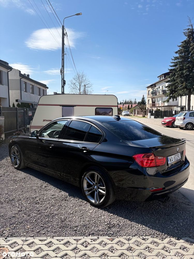 BMW Seria 3 328i Sport Line - 16