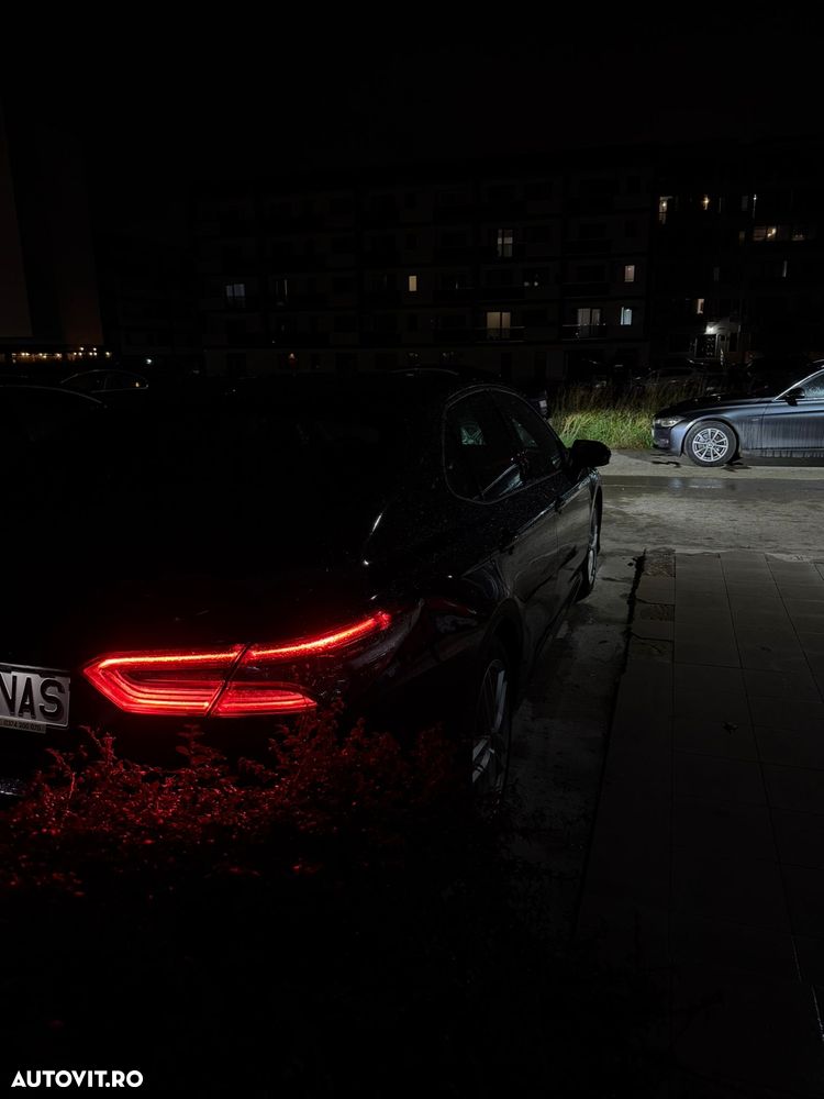 Toyota Camry Luxury - 23