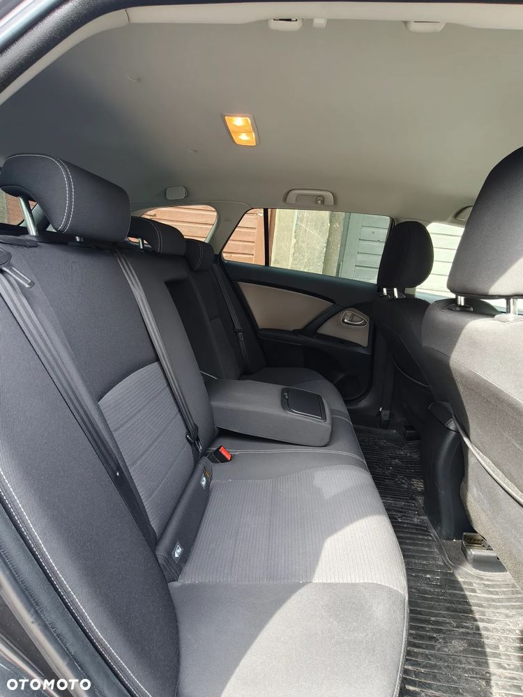 Toyota Avensis 1.8 Premium MS - 6
