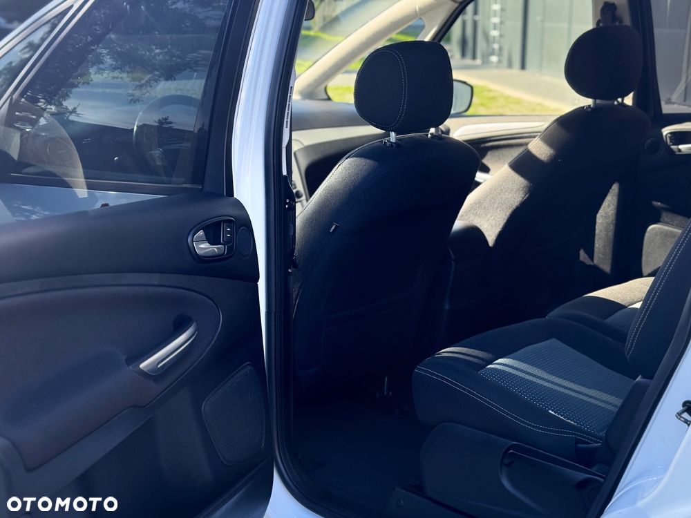 Ford S-Max - 19