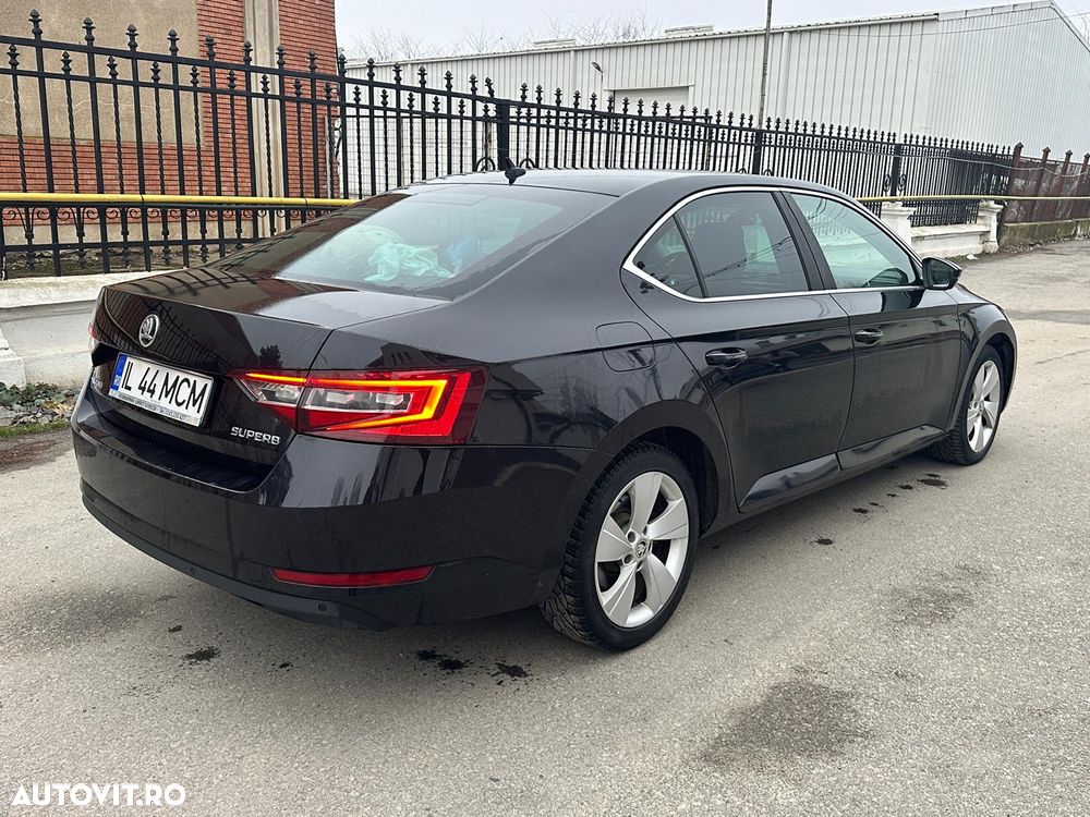 Skoda Superb 2.0 TDI DSG Style - 3