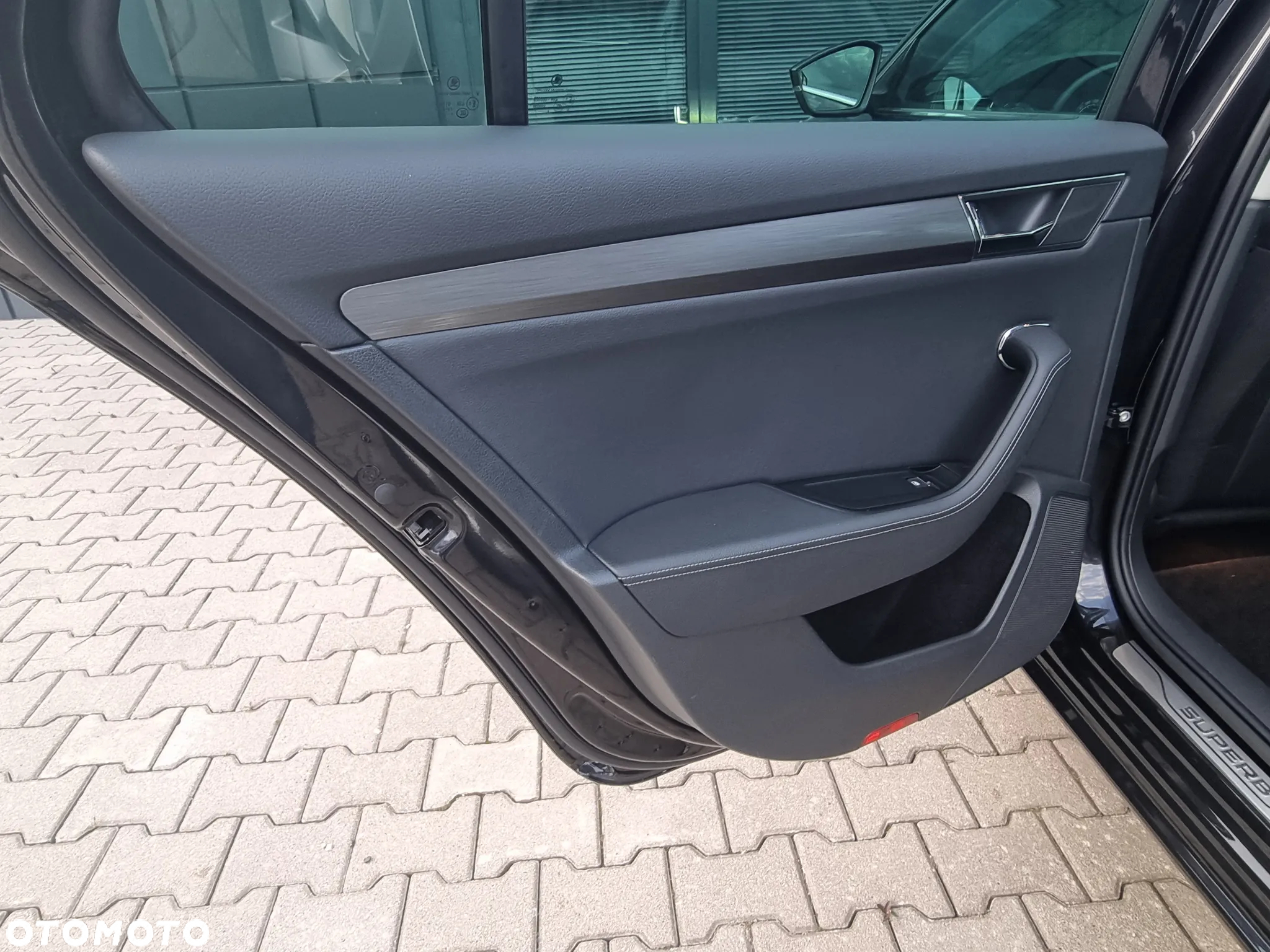 Skoda Superb 2.0 TDI SCR Style DSG - 28