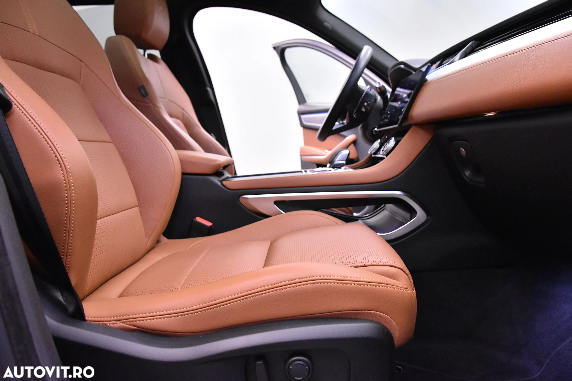 Jaguar F-Pace D200 AWD R-Dynamic SE - 11