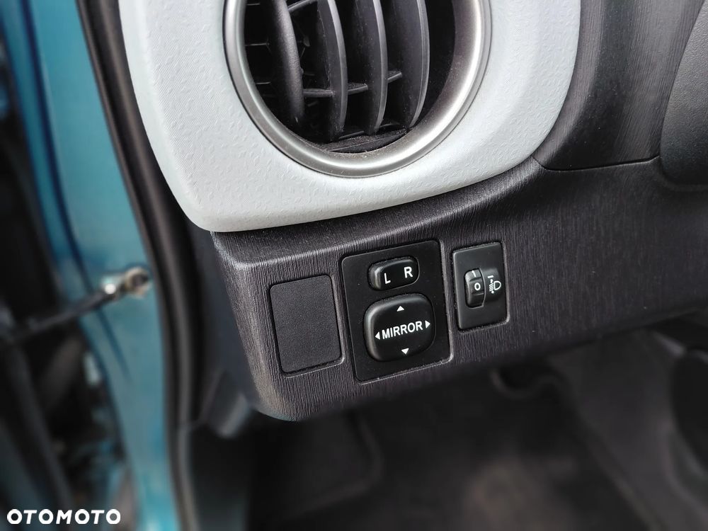 Toyota Yaris Hybrid 100 Premium - 9