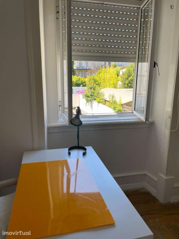 Quarto - localizado em São Bento Lisbon - Grande imagem: 2/27