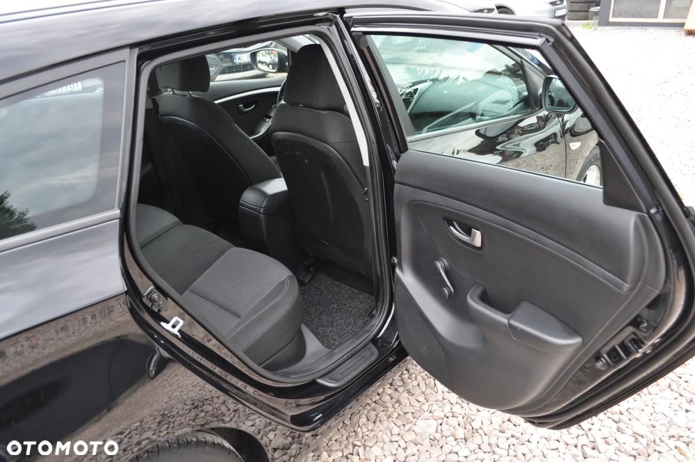 Hyundai i30 i30cw 1.6 Fifa World Cup Edition - 16