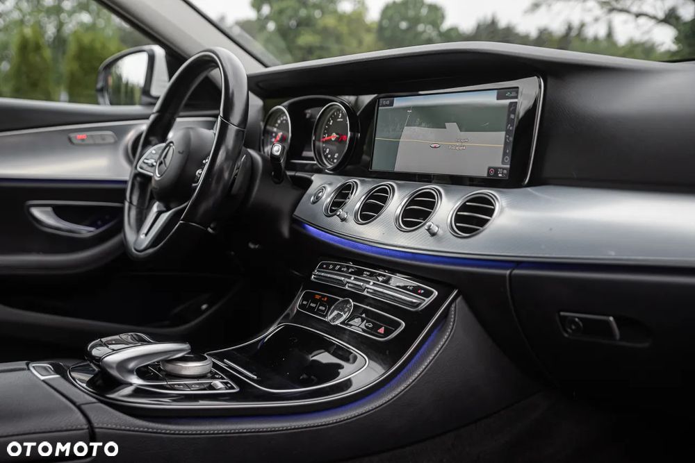 Mercedes-Benz Klasa E 220 d 4Matic All-Terrain 9G-TRONIC Exclusive - 36