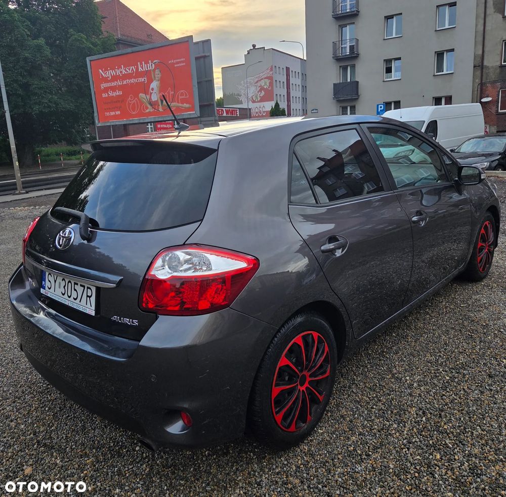 Toyota Auris 1.6 Valvematic Executive - 3