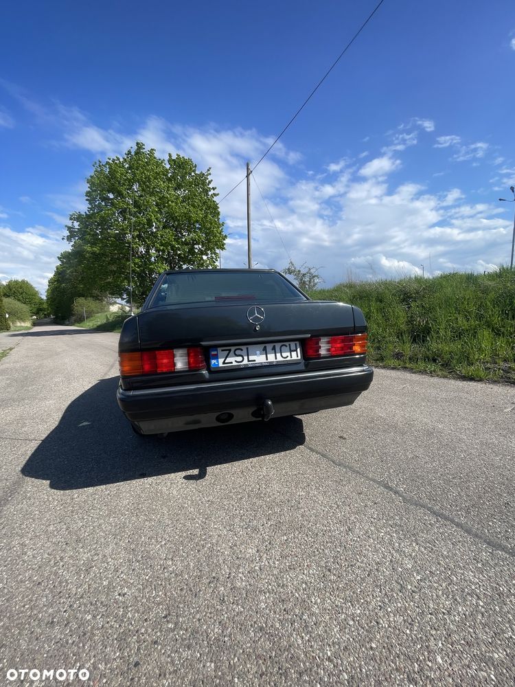 Mercedes-Benz W201 (190) - 4