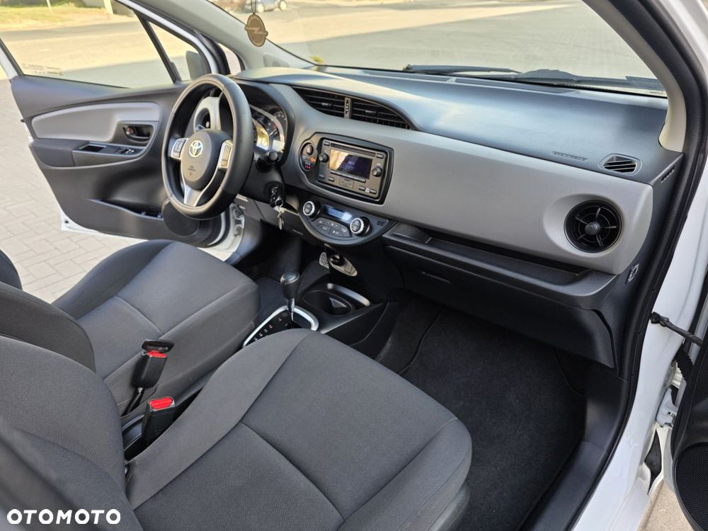 Toyota Yaris Hybrid 100 Active - 9