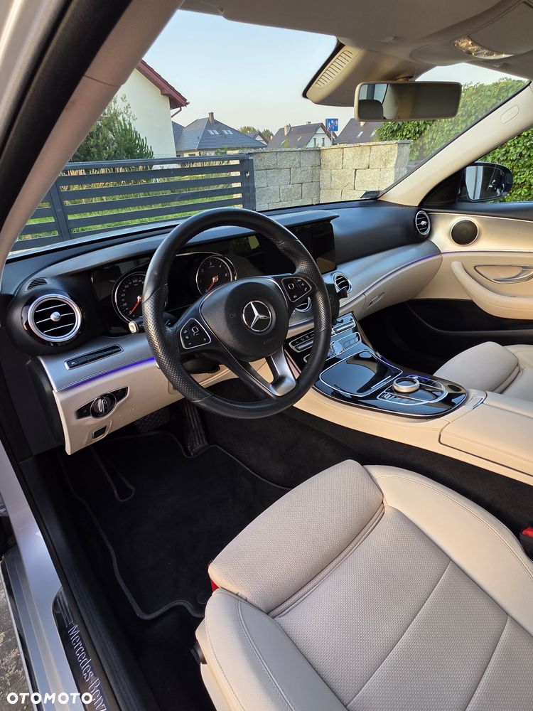 Mercedes-Benz Klasa E 220 d 9G-TRONIC - 3