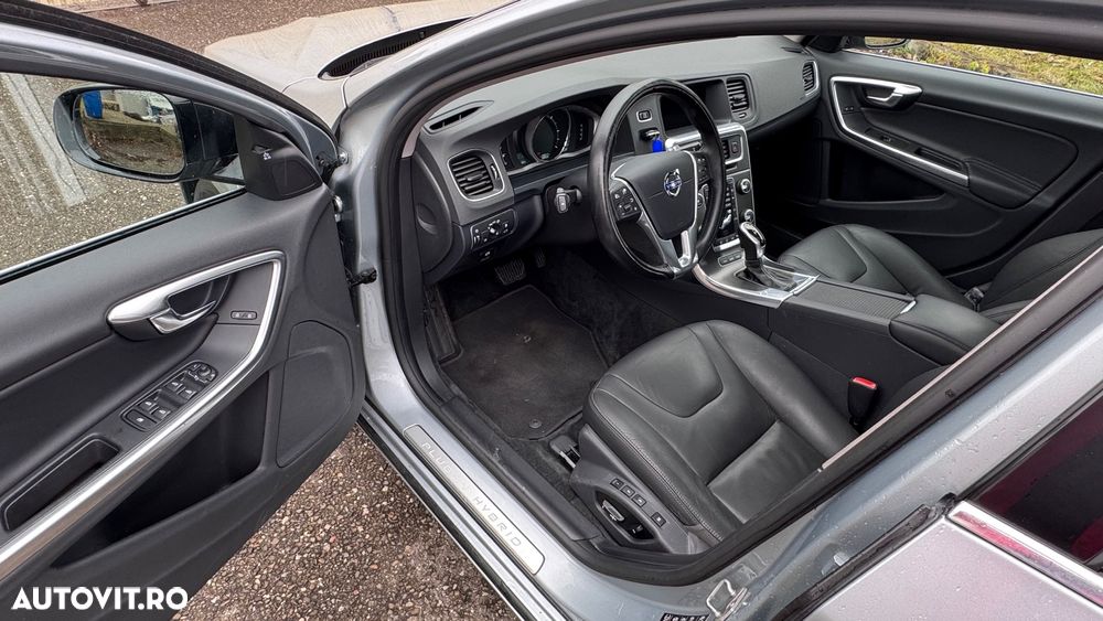 Volvo V60 D6 Plug-In-Hybrid AWD Geartronic Summum - 5