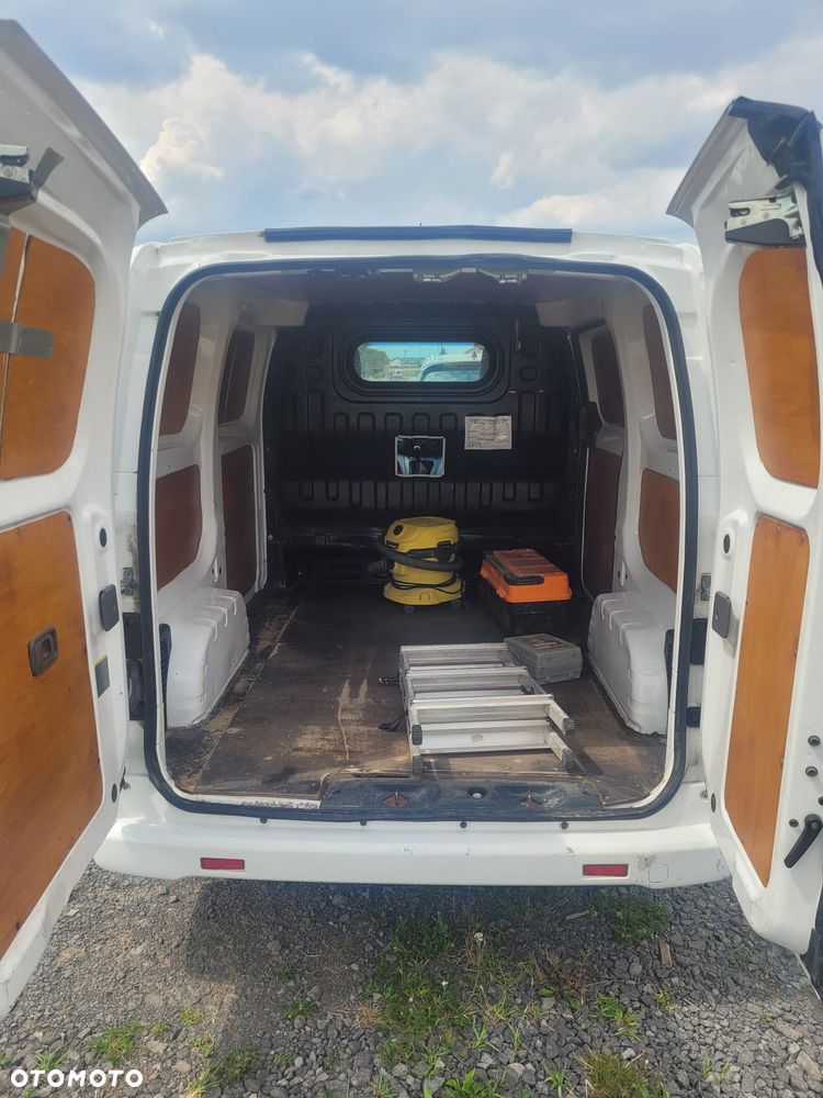 Nissan NV200 - 4