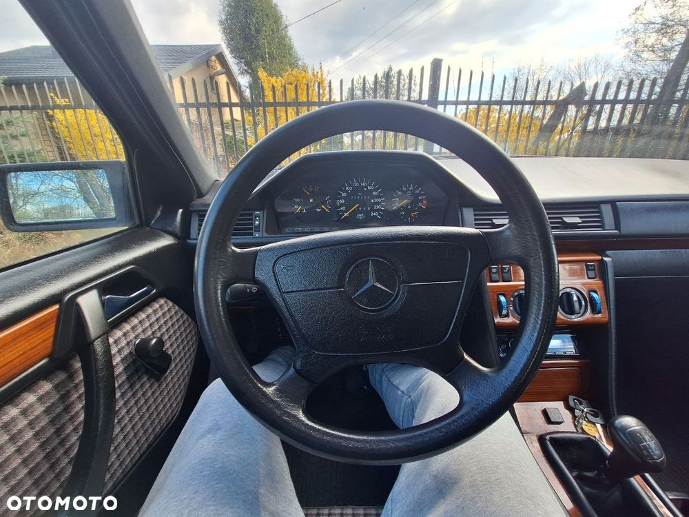 Mercedes-Benz W124 (1984-1993) - 10