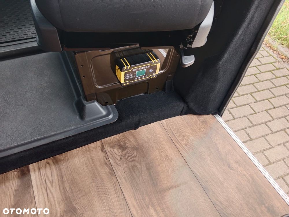 Mercedes-Benz sprinter - 21