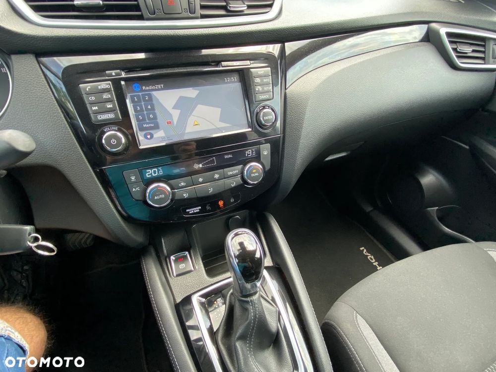 Nissan Qashqai 1.2 DIG-T Xtronic TEKNA+ - 19