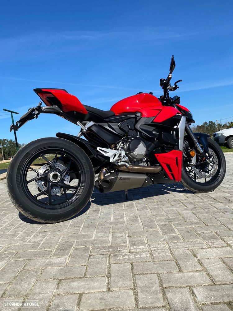 Ducati Streetfighter V2 - 2