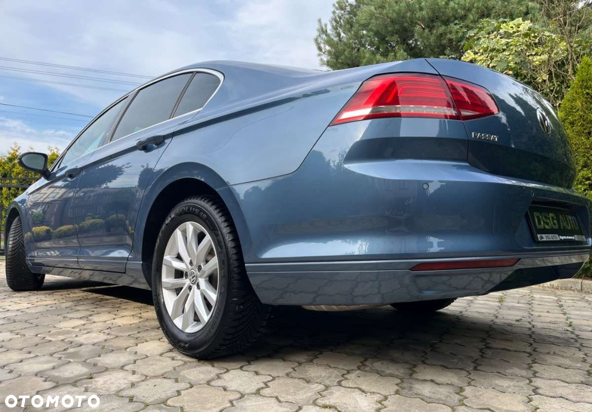 Volkswagen Passat - 10