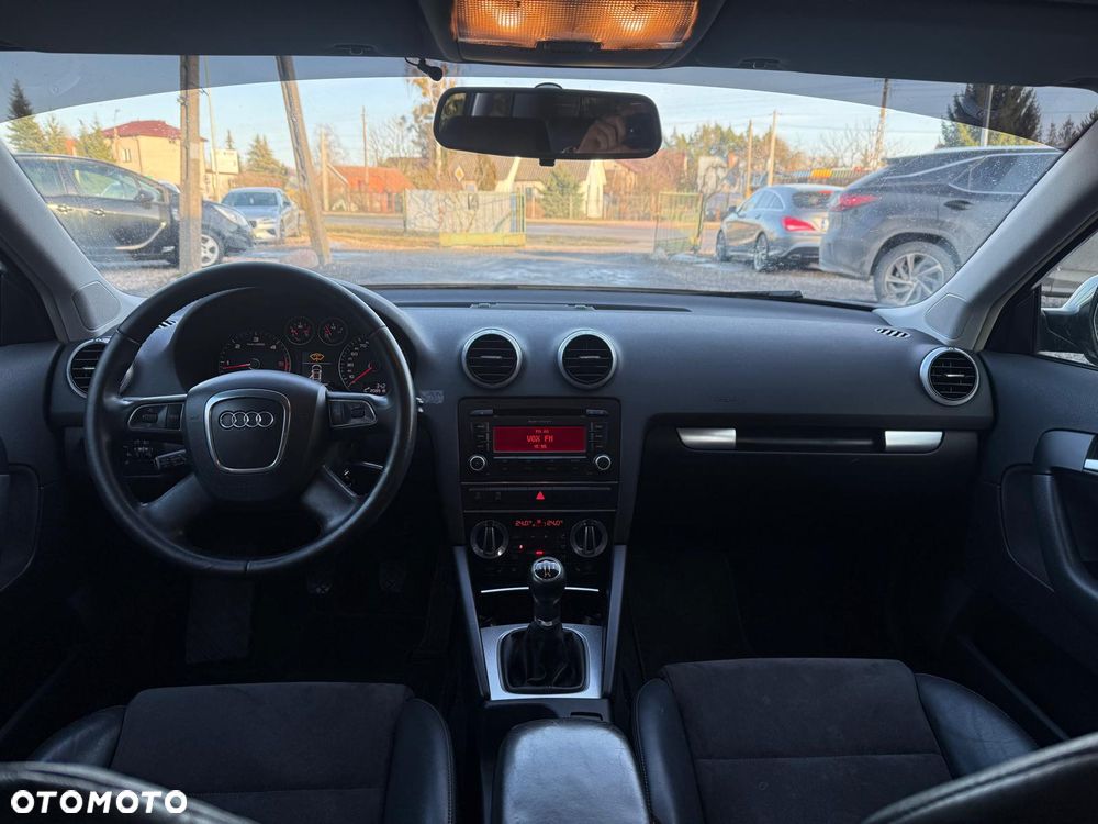Audi A3 Sportback 1.6 TDI DPF Attraction - 14