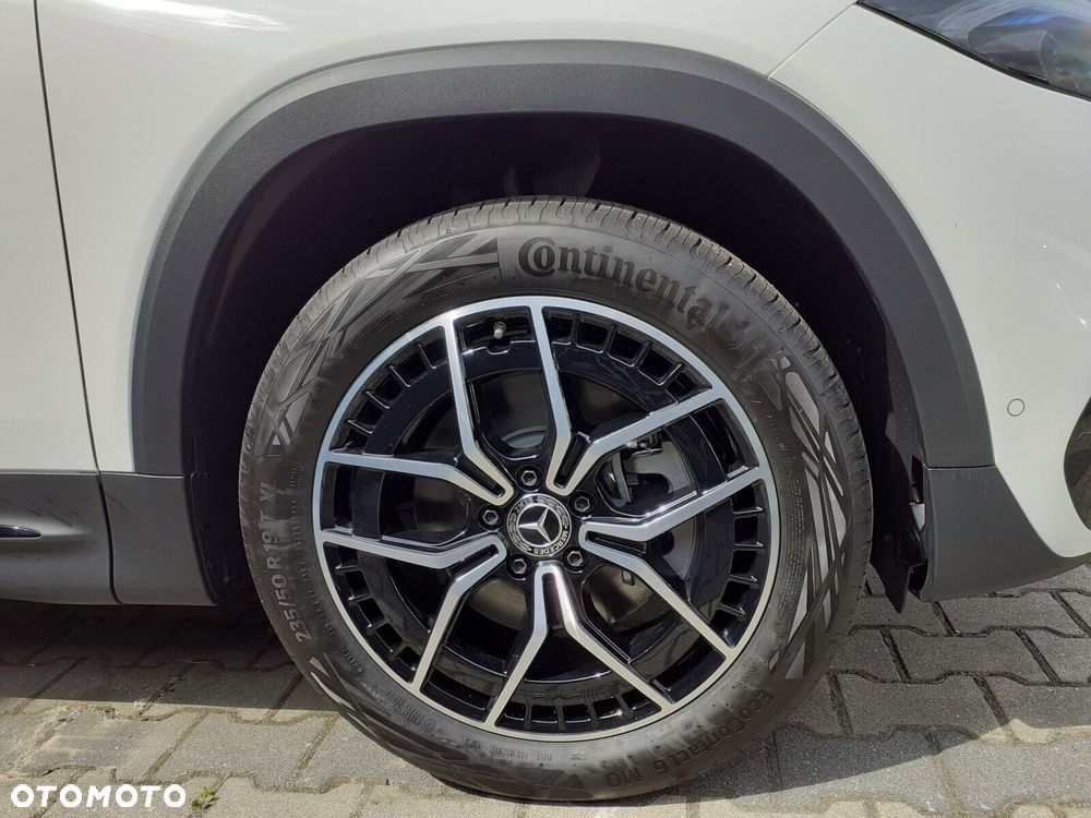 Mercedes-Benz EQB - 7