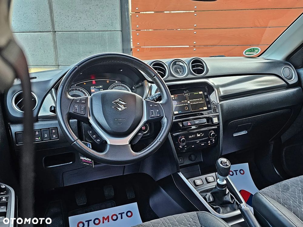 Suzuki Vitara 1.4 Boosterjet Premium 2WD - 17