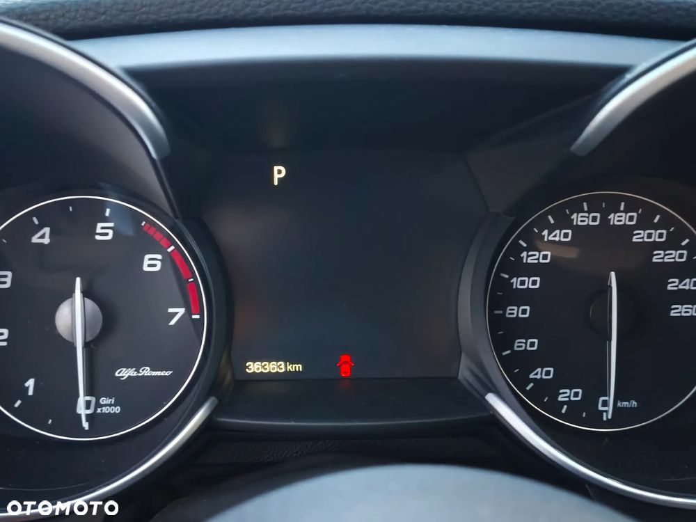 Alfa Romeo Giulia 2.0 Turbo Veloce TI Q4 - 5