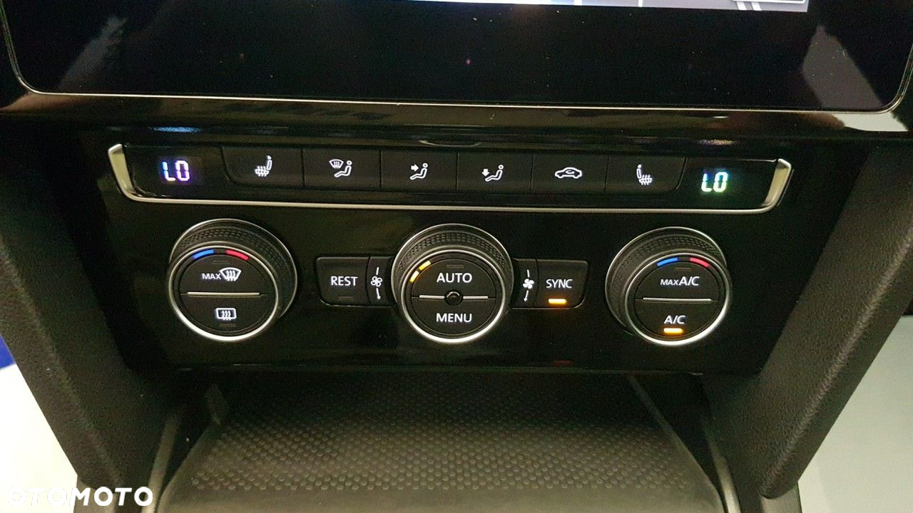 Volkswagen Passat - 29