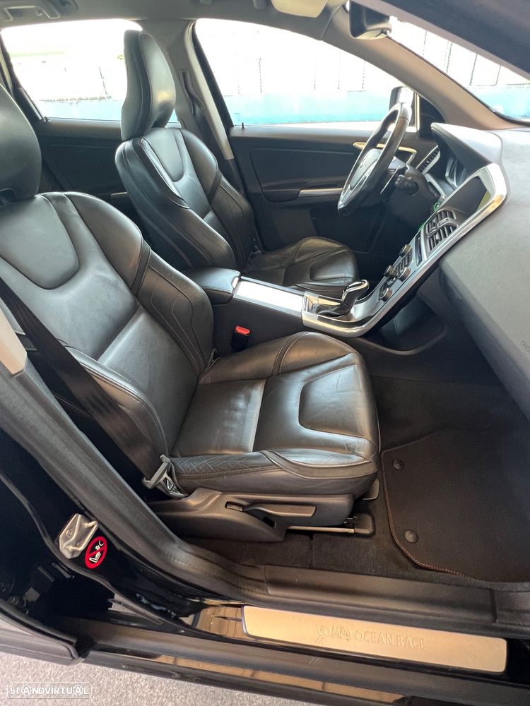 Volvo XC 60 2.0 D4 Volvo Ocean Race Geartronic - 12