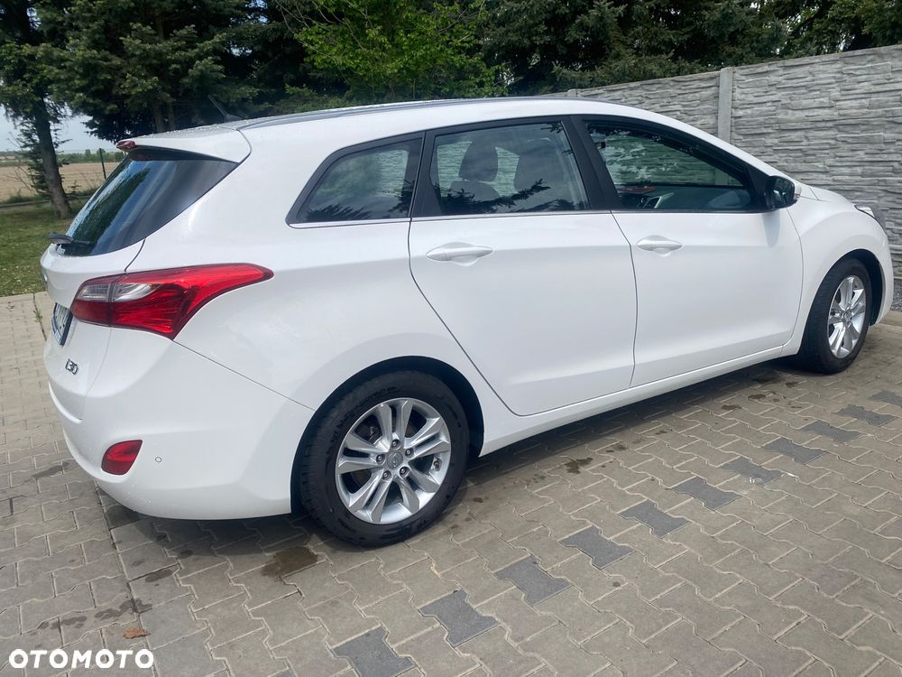 Hyundai i30 1.6 Classic + - 10