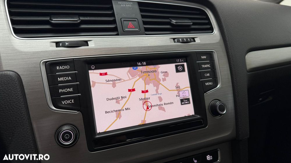 Volkswagen Golf 1.6 TDI BlueMotion Comfortline - 23