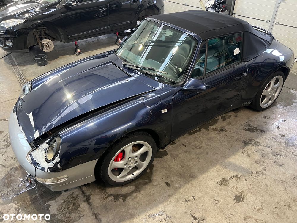 Porsche 911 Carrera - 4