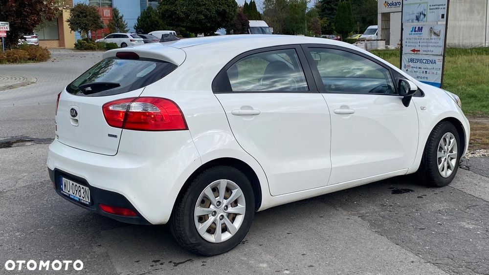 Kia Rio - 3