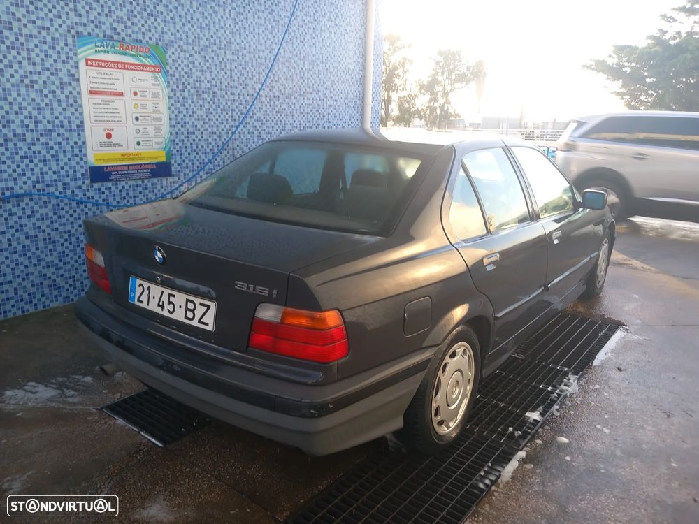 BMW 316 i Touring - 6