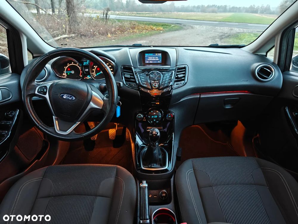 Ford Fiesta 1.0 EcoBoost S&S TITANIUM - 13