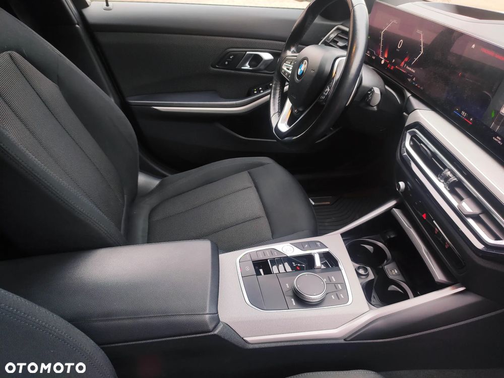 BMW Seria 3 318d Sport Line - 14