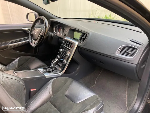 Volvo V60 2.4 D6 R-Design AWD Phev - 35