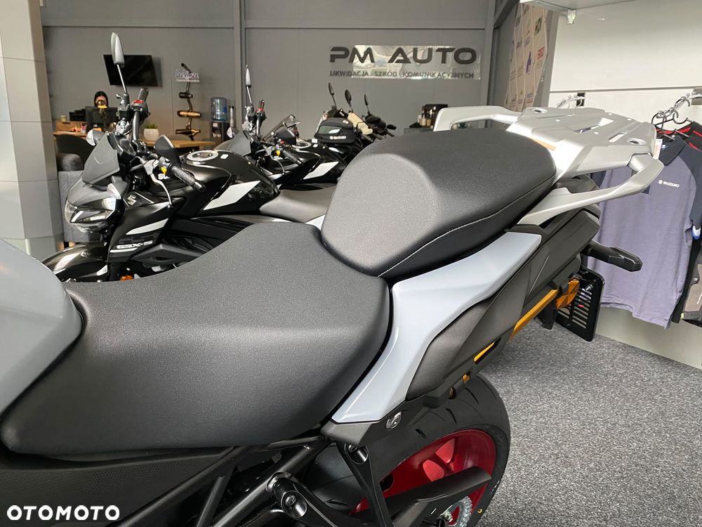 Suzuki GSX 1000 - 20