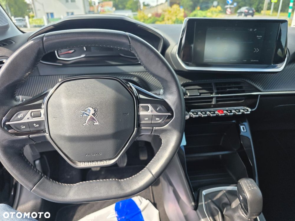 Peugeot 208 - 19