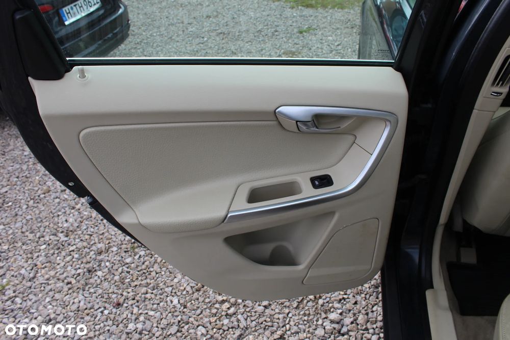 Volvo XC 60 2.4D AWD Summum - 27