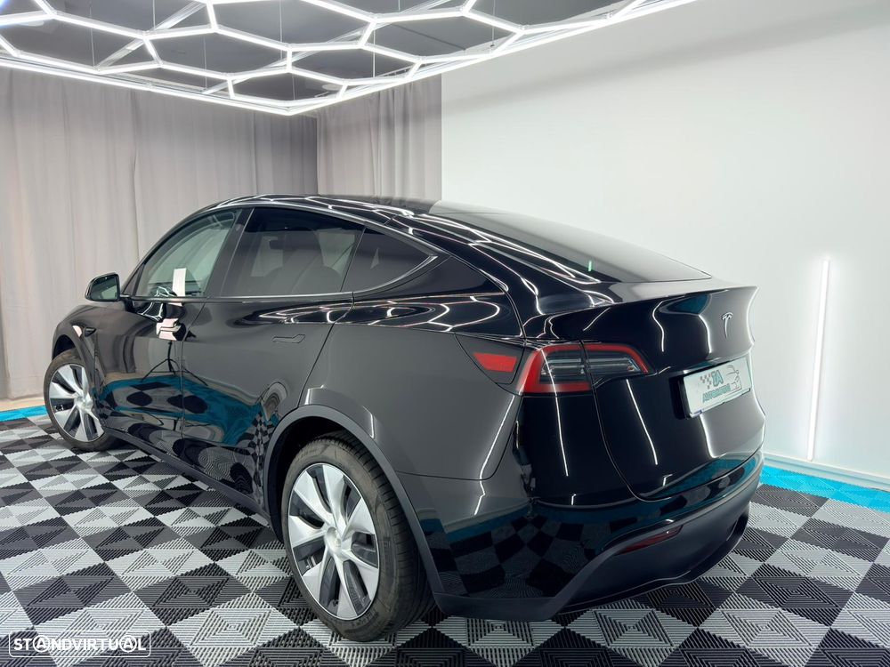 Tesla Model Y Long Range Dual Motor AWD - 6