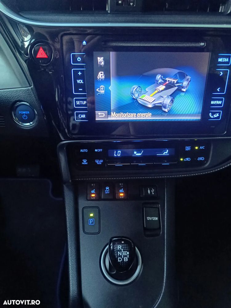 Toyota Auris 1.8 L VVT-i Hybrid Sol + - 8