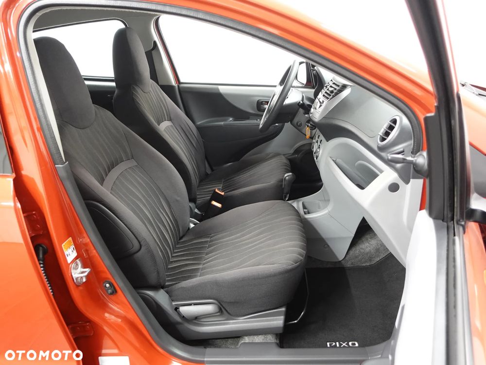 Nissan Pixo - 25
