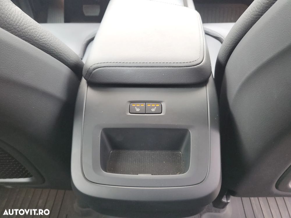 Volvo XC 60 B5 AT AWD MHEV Plus Dark - 22