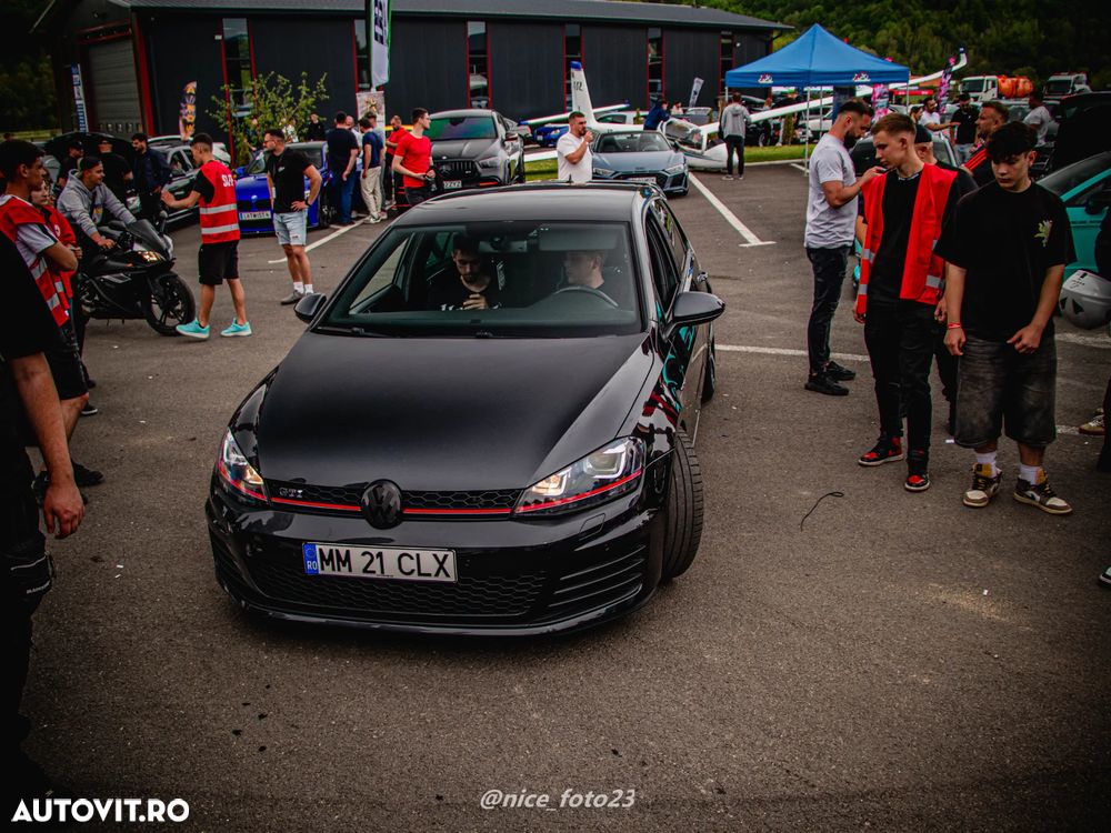 Volkswagen Golf 2.0 TSI GTI - 2