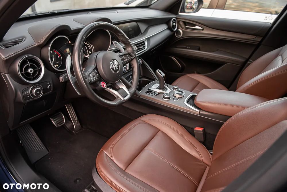 Alfa Romeo Stelvio 2.0 Turbo TI Q4 - 17