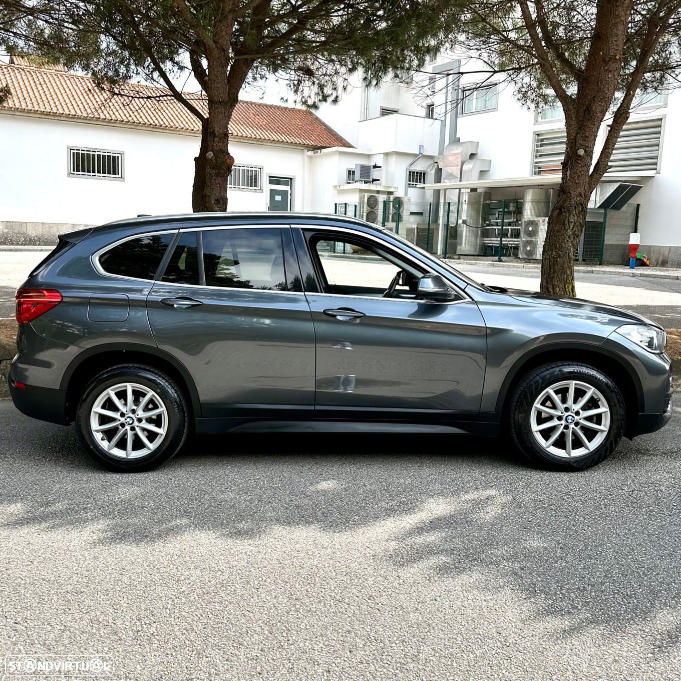 BMW X1 16 d sDrive Advantage - 9