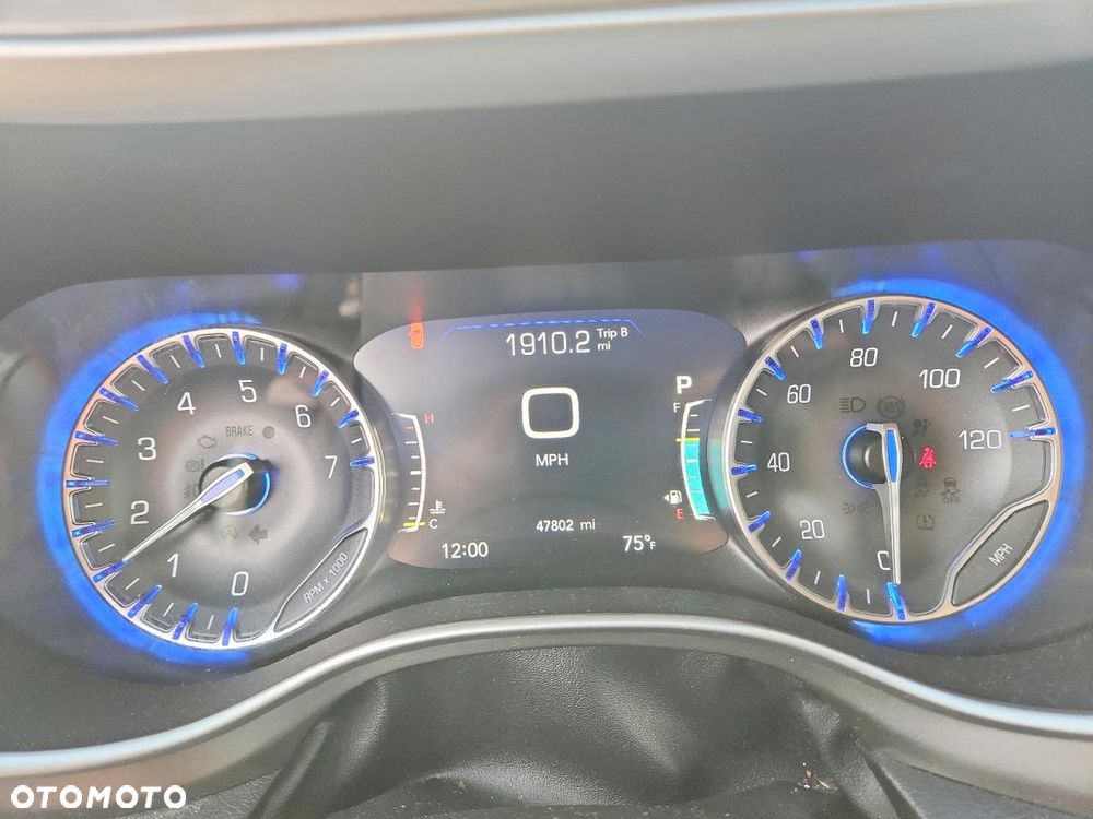 Chrysler Pacifica - 10