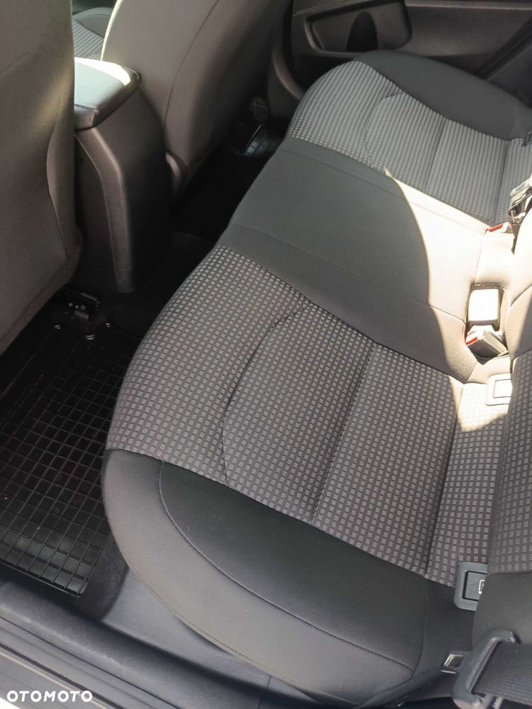Kia Ceed - 4